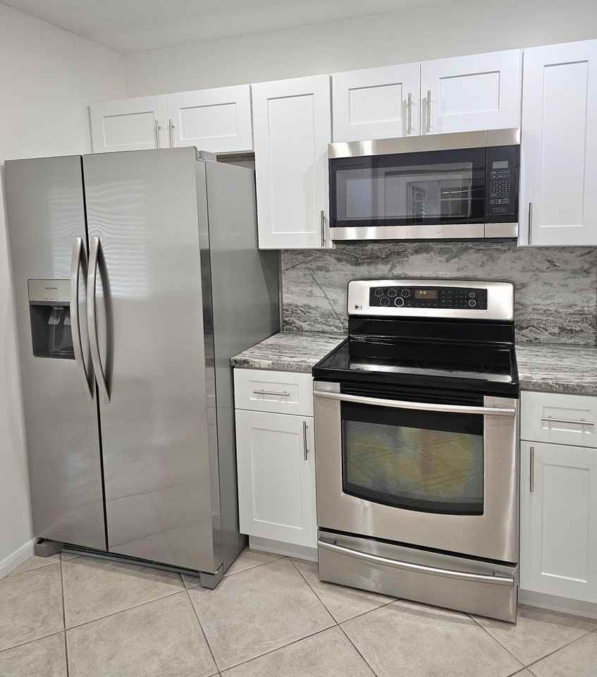 12191 Broadleaf Ct - Photo 4 of 48