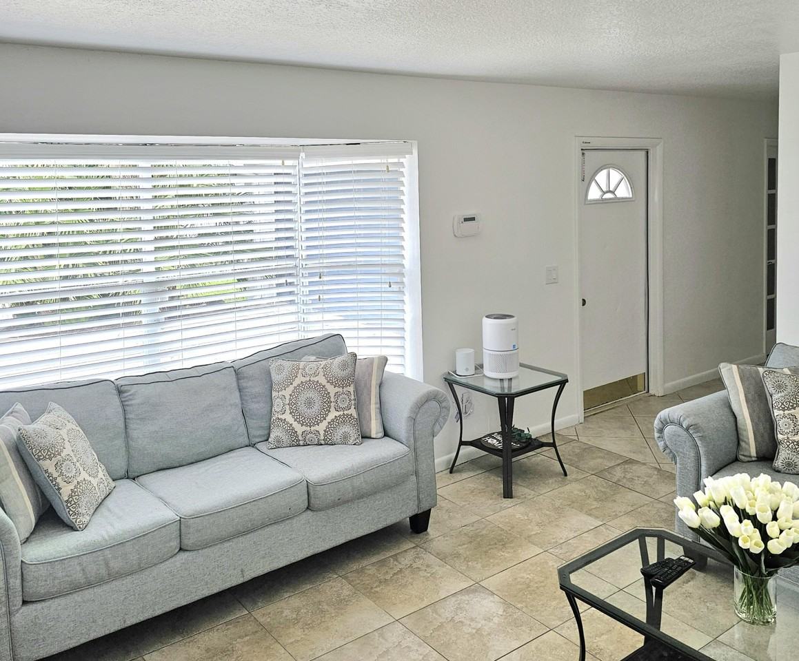 12191 Broadleaf Ct - Photo 6 of 48