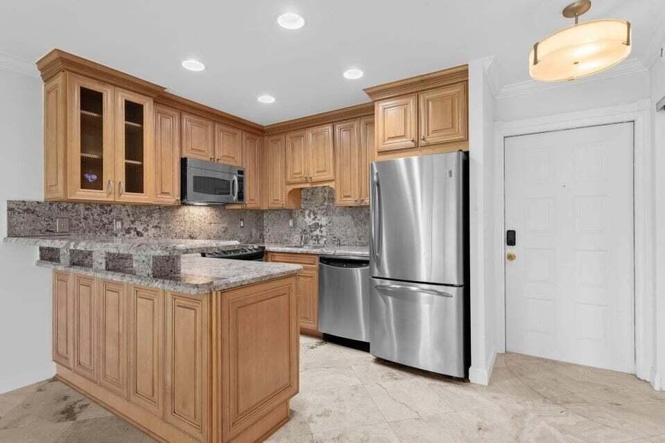 451 Greensward Ln #201B - Photo 4 of 12