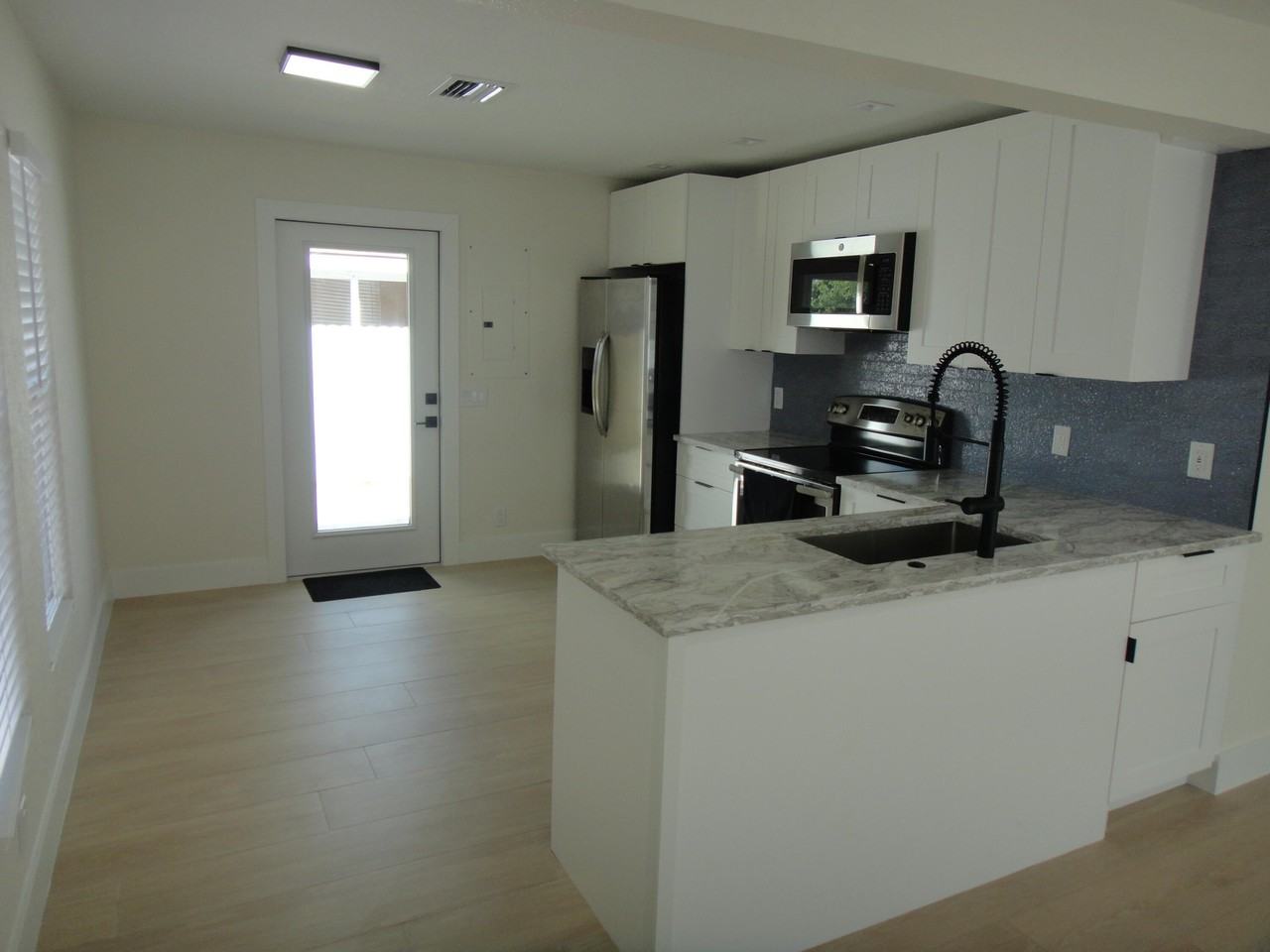 717 Bunker Rd - Photo 3 of 9