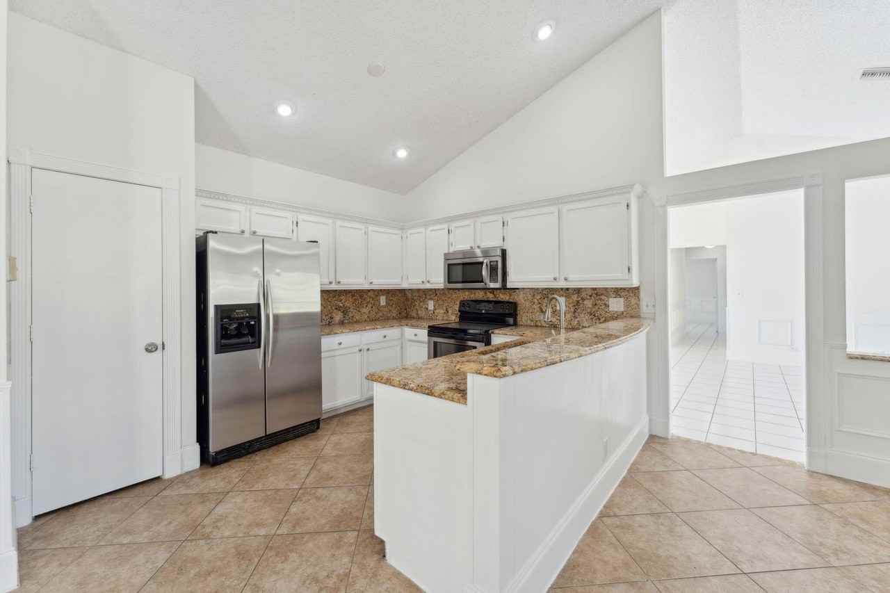 3855 Sabal Lakes Rd - Photo 7 of 31