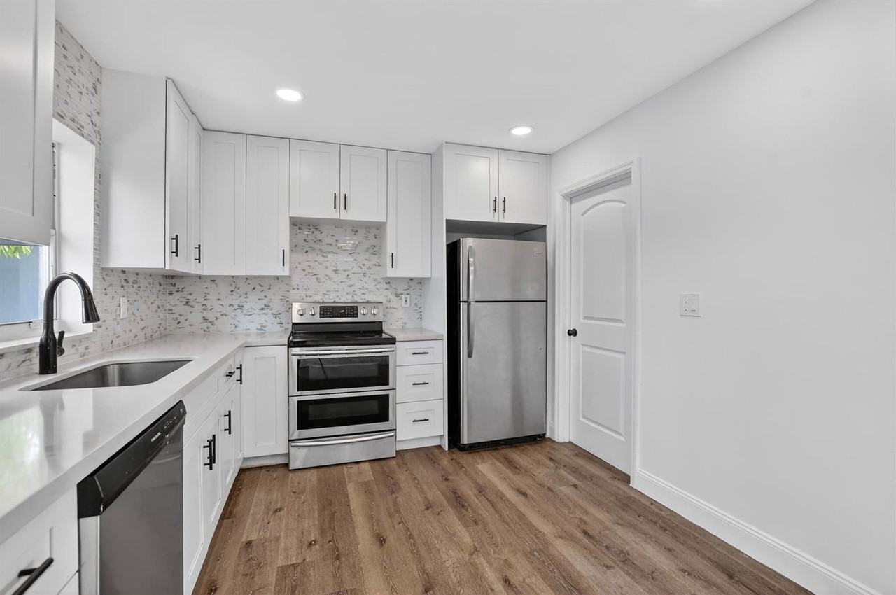291 Nw 7th Ct - Photo 3 of 8