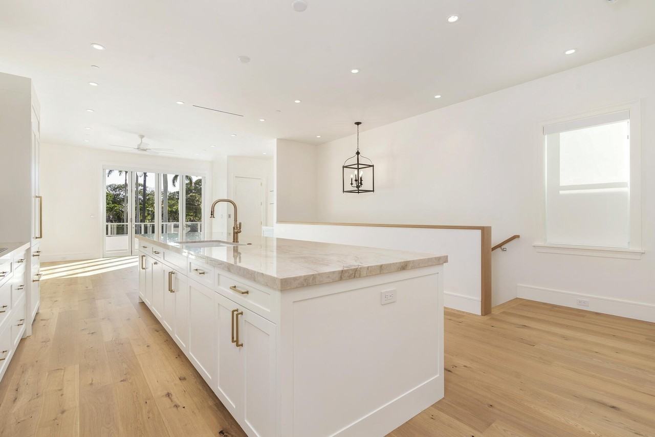 261 Royal Poinciana Way - Photo 6 of 28