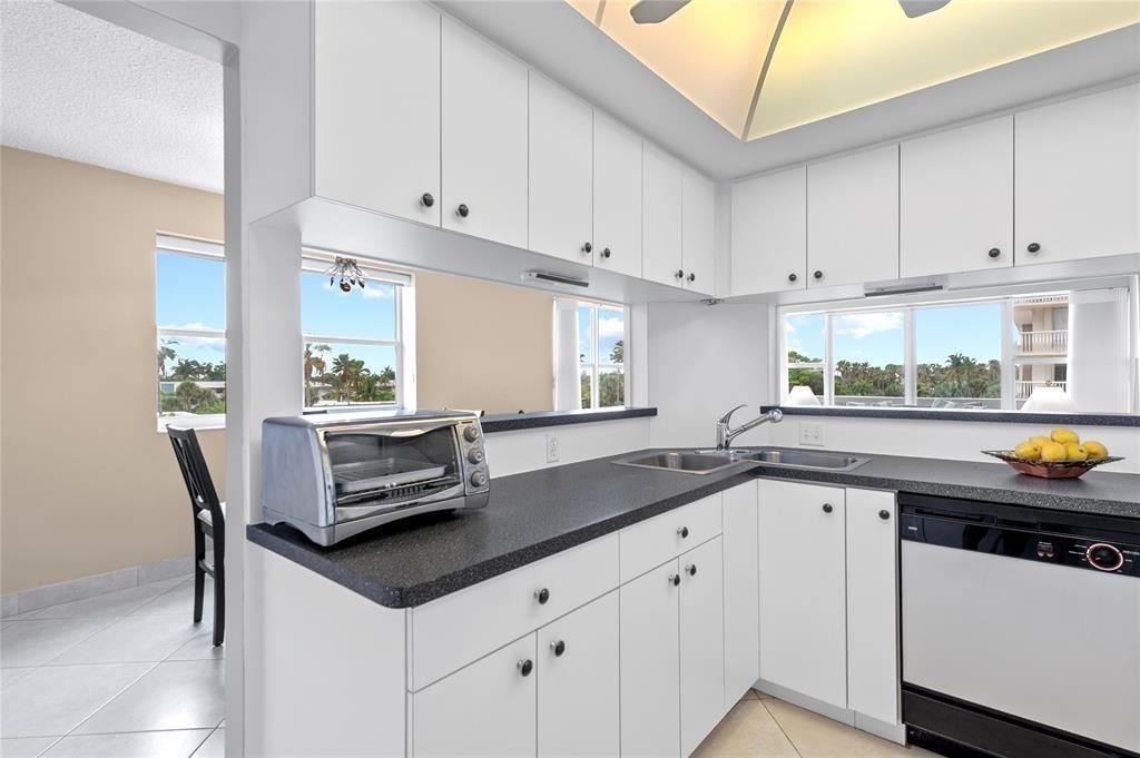 4010 Galt Ocean Dr #312 - Photo 3 of 8