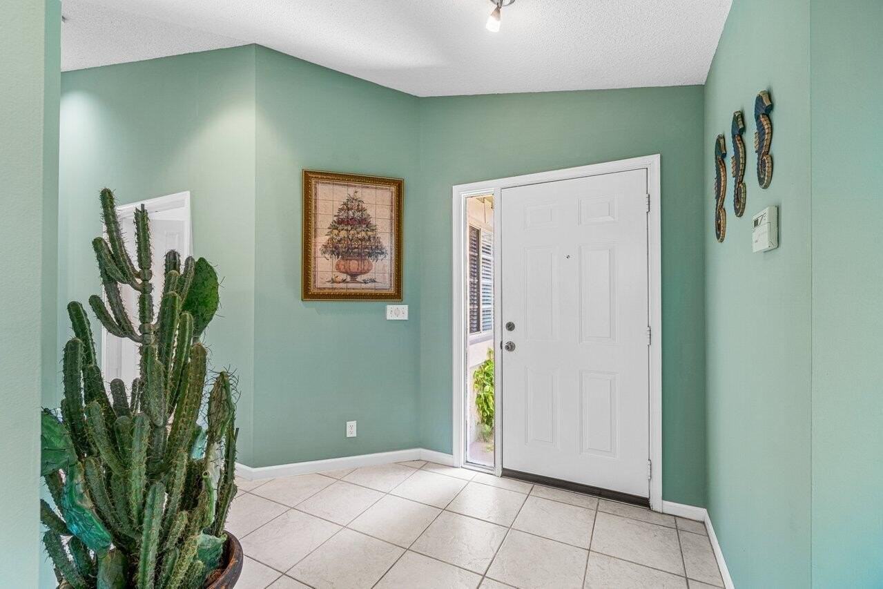 155 N Lakeshore Dr - Photo 5 of 37