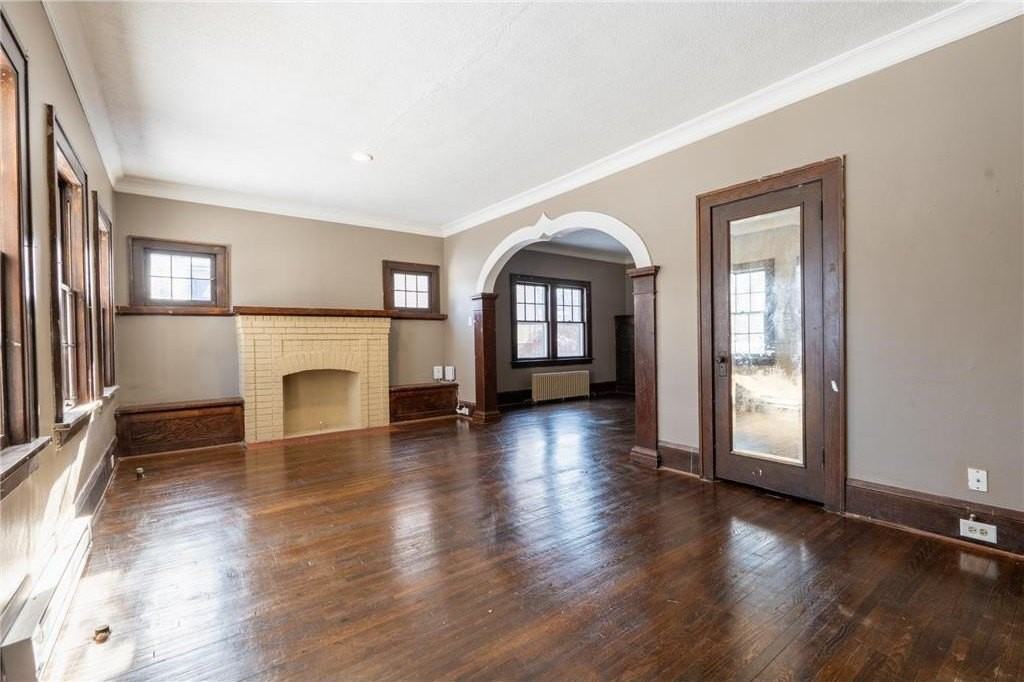 1917 Newton Ave N - Photo 2 of 15