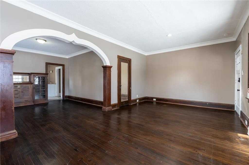 1917 Newton Ave N - Photo 3 of 15