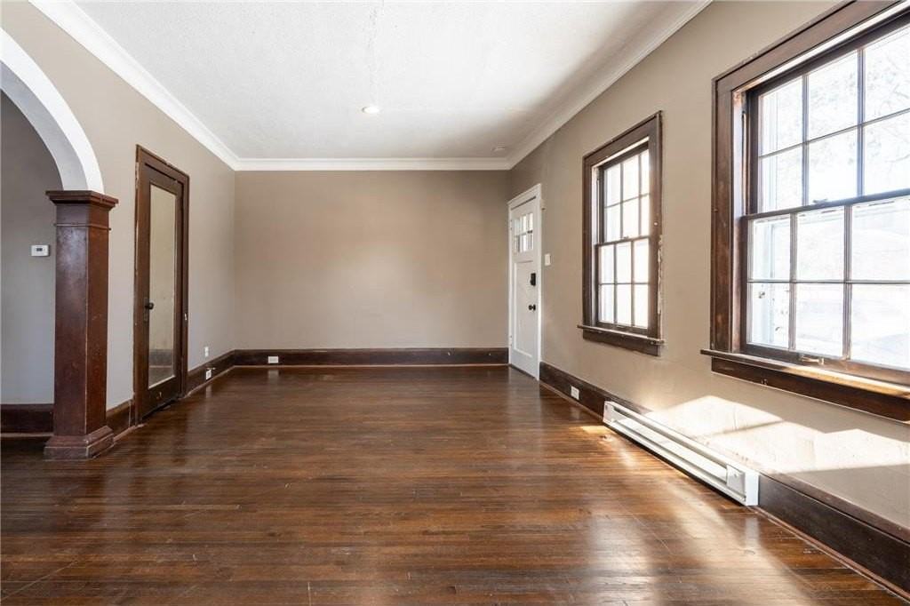 1917 Newton Ave N - Photo 4 of 15