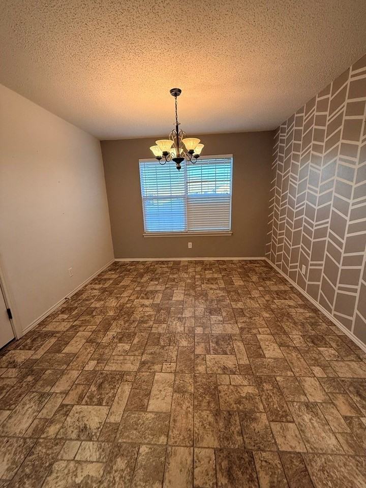 1219 Johnny Ln - Photo 4 of 13