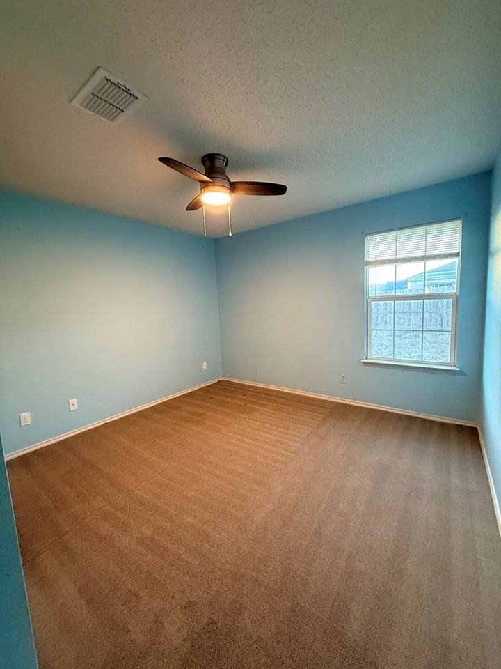 1219 Johnny Ln - Photo 5 of 13