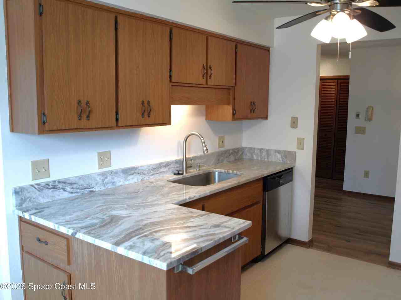 9012 Scarsdale Ct Unit 29d #29D - Photo 6 of 47