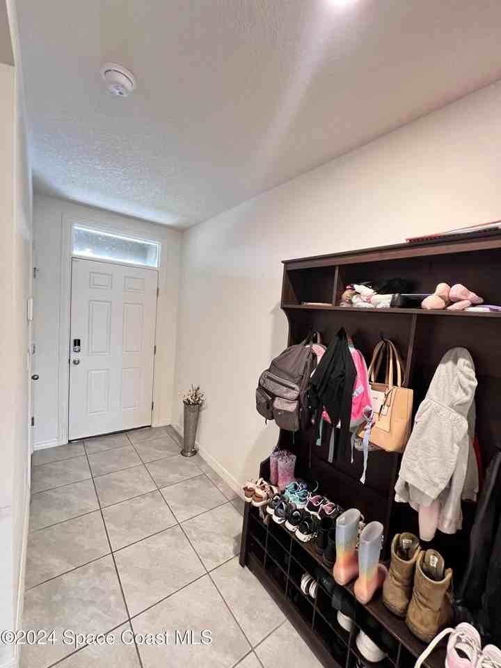 919 Trinity St - Photo 3 of 42