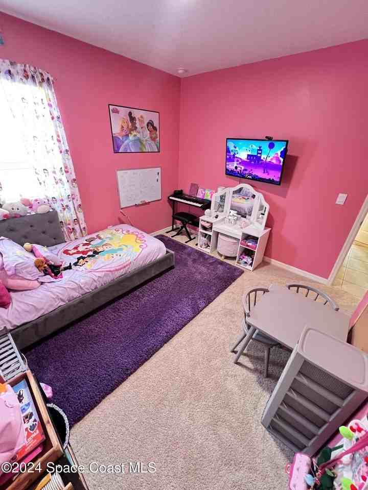 919 Trinity St - Photo 5 of 42