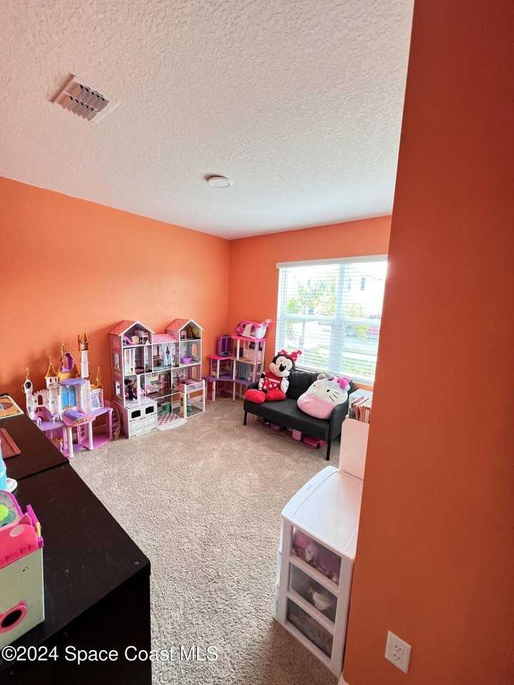 919 Trinity St - Photo 7 of 42