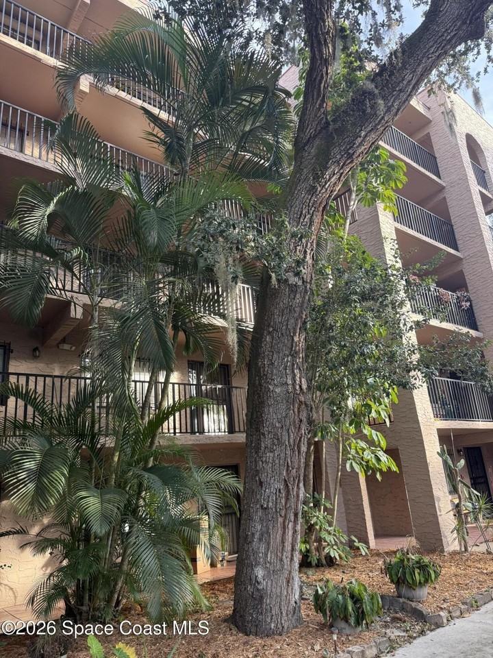 1540 Riverside Dr Unit 11 #11