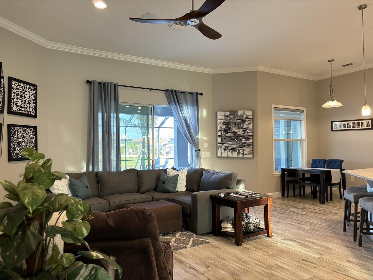 8341 Paragrass Ave - Photo 5 of 38