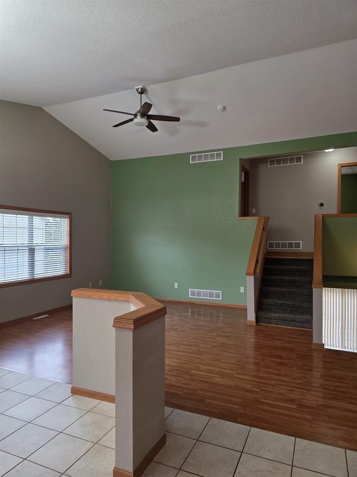 3177 Bookham Dr - Photo 4 of 34