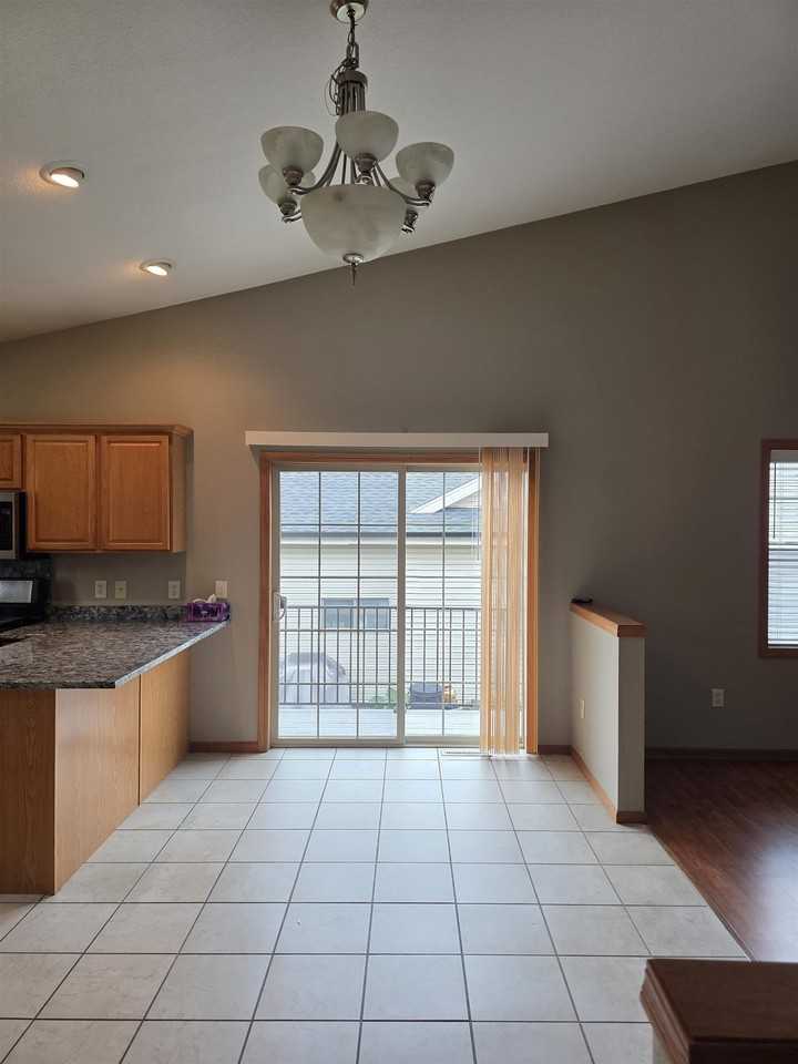 3177 Bookham Dr - Photo 5 of 34