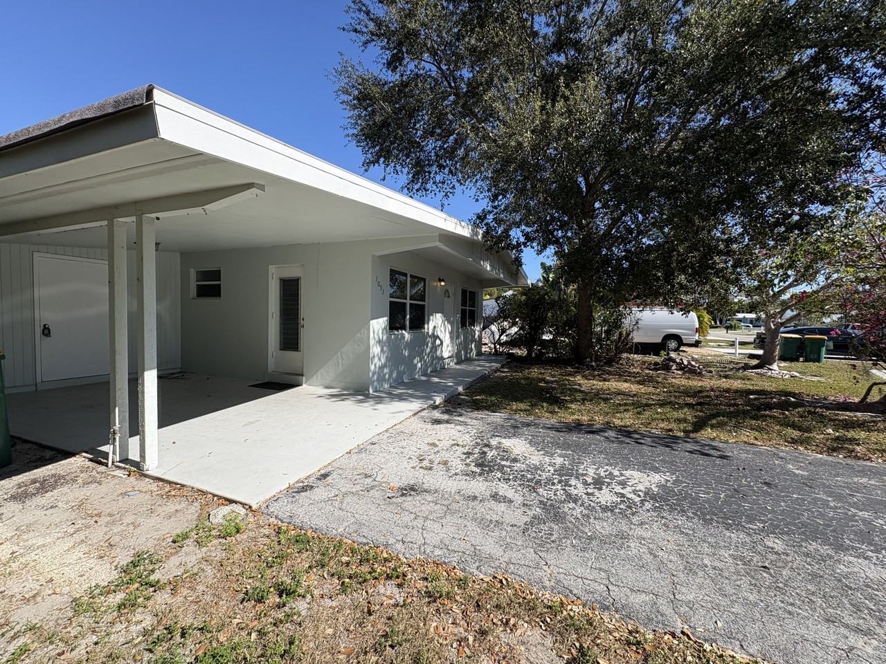 1093 Hollygate Ln #1 - Photo 4 of 25