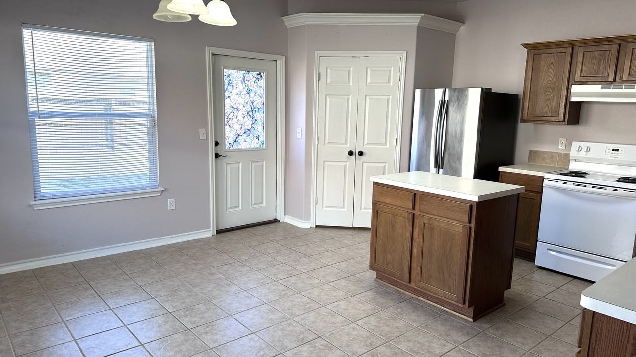 6522 Malachite Dr #1 - Photo 4 of 10