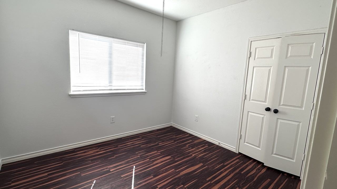 6522 Malachite Dr #1 - Photo 5 of 10