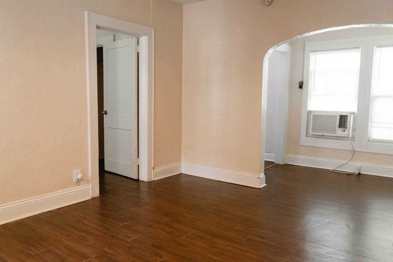 515 N Monroe St - Photo 6 of 17