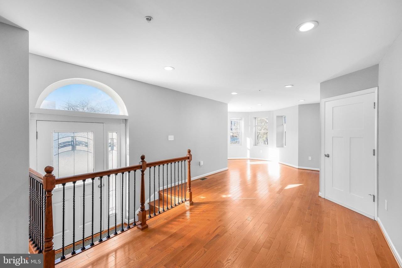 2917 13th St Nw - Photo 2 of 33