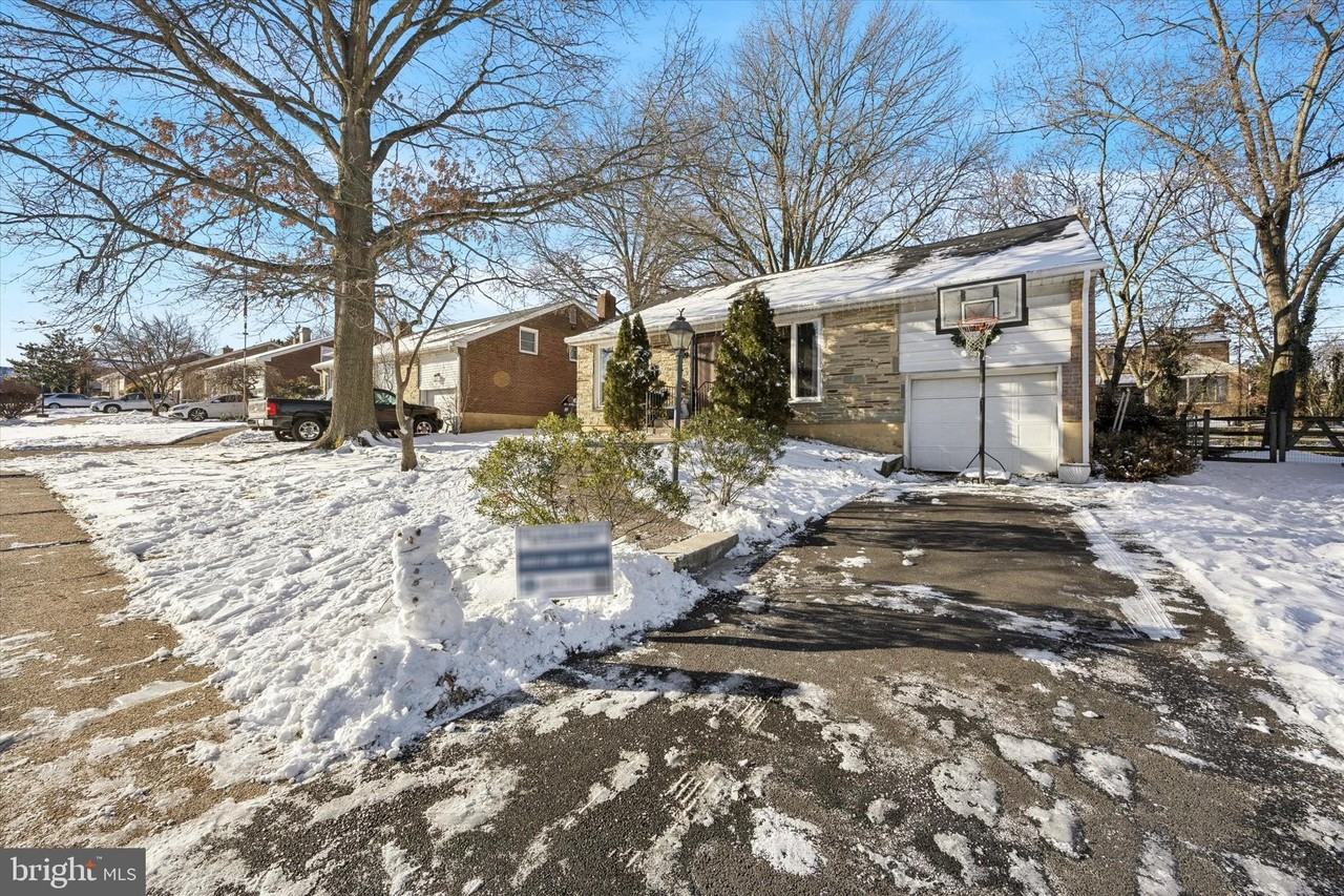 2210 Bradmoor Rd - Photo 2 of 25