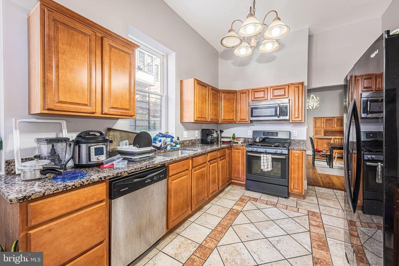 20 E Lafayette Ave - Photo 6 of 12