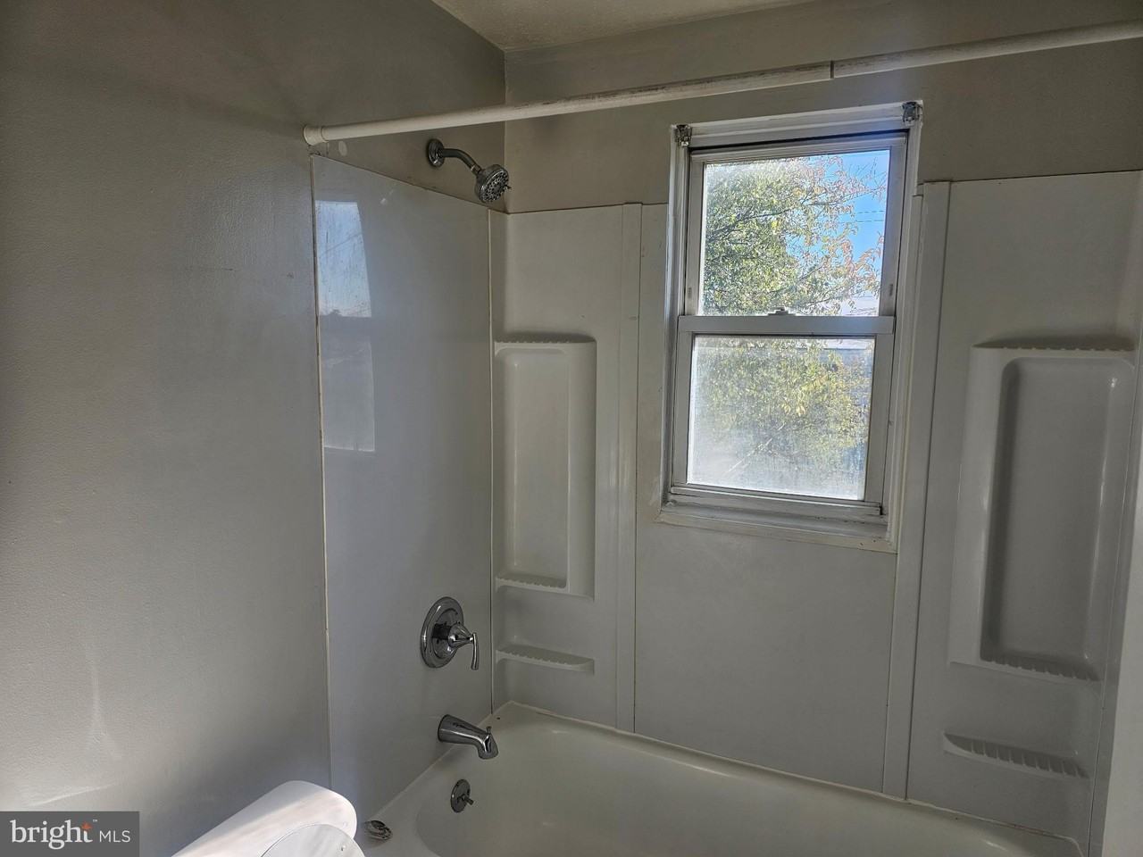 7515-UNIT 2 LANGE Street - Photo 7 of 12