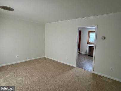 1218 Oakland Terrace Rd - Photo 2 of 9