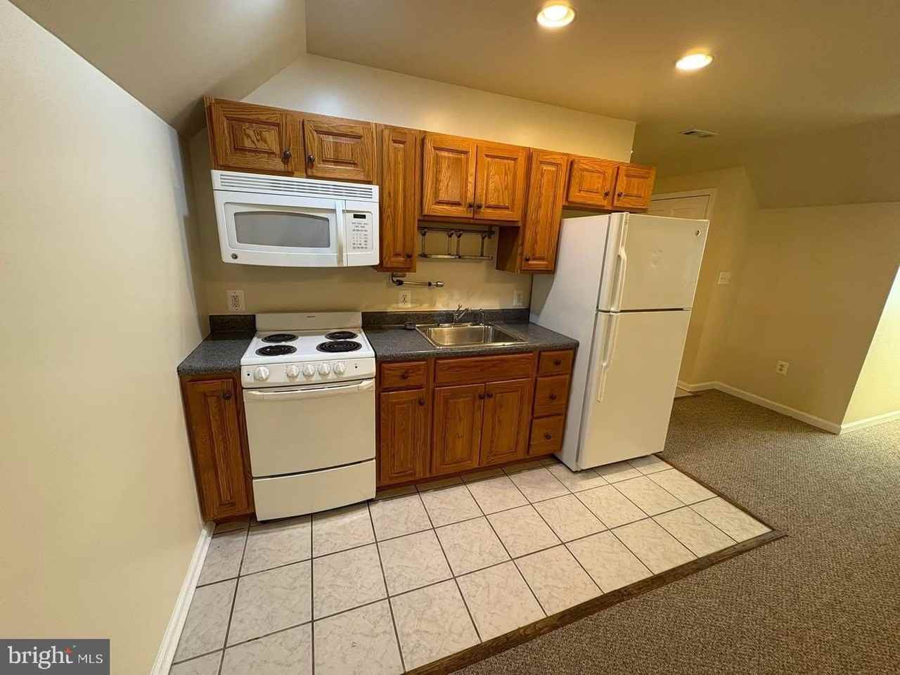 116 Hanover Rd - Photo 6 of 12