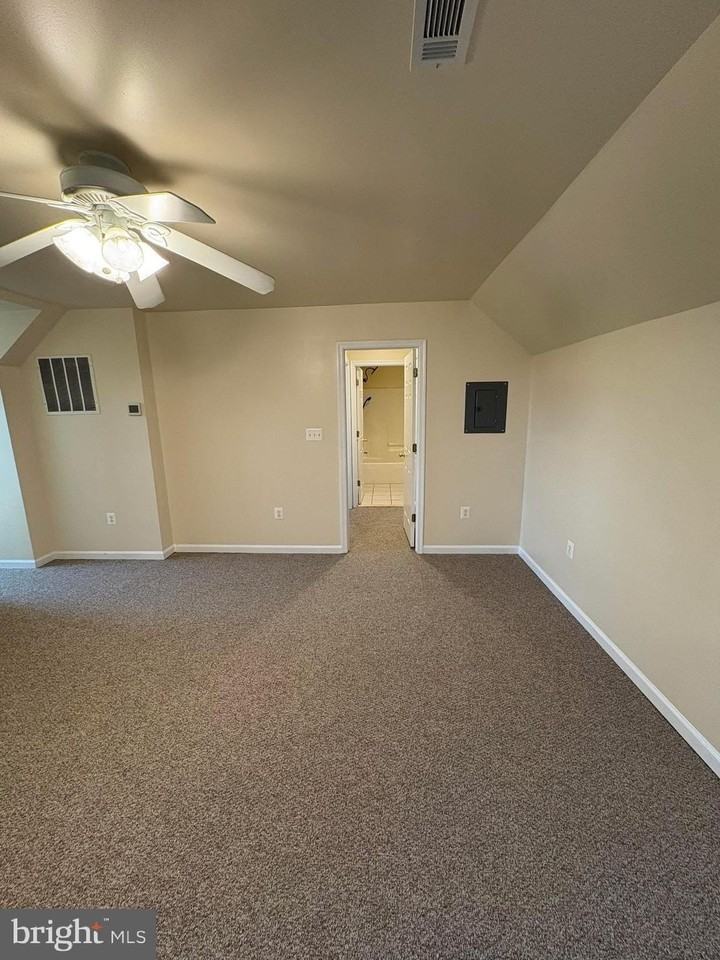 116 Hanover Rd - Photo 7 of 12