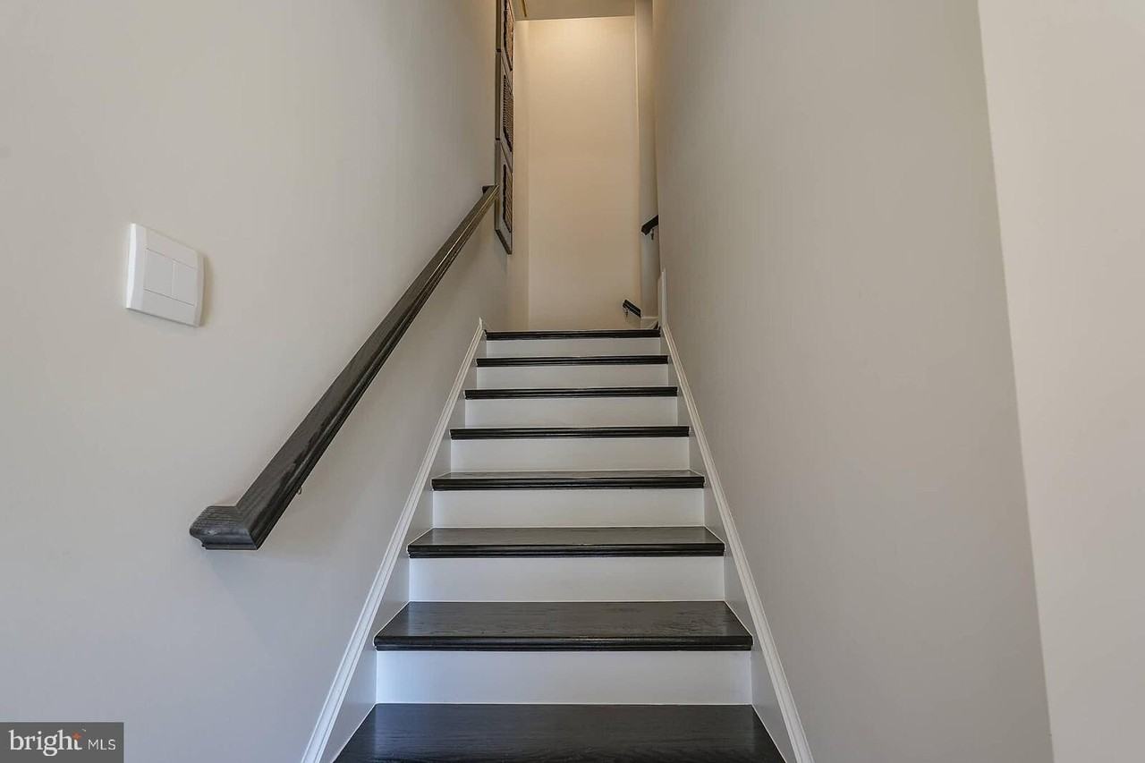 869 Amity St - Photo 3 of 48