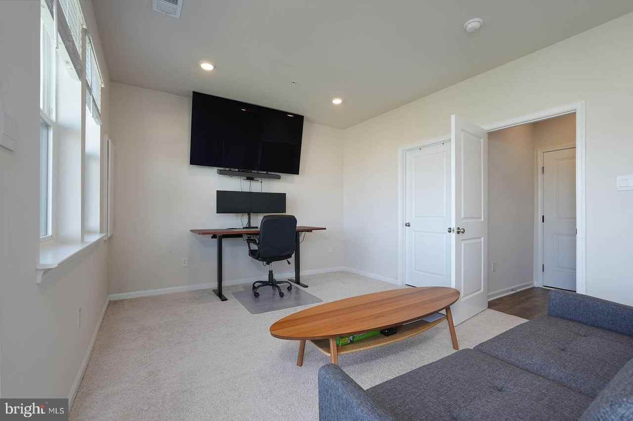 869 Amity St - Photo 6 of 48