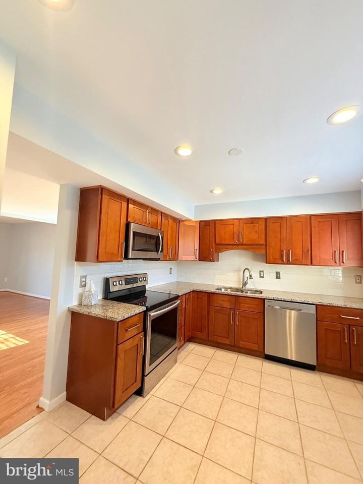 7250 LASTING Way - Photo 5 of 39