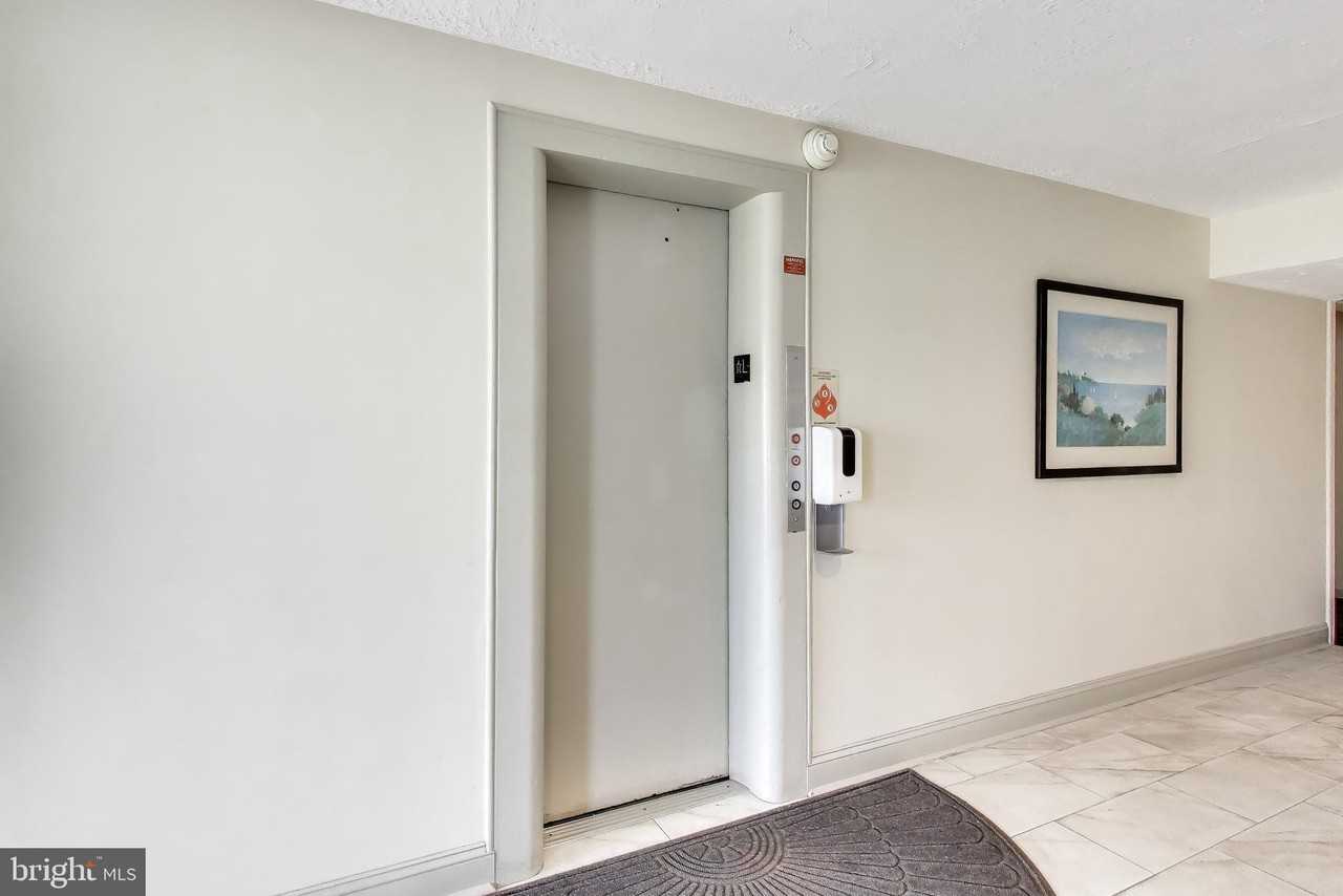 7420 Lakeview Dr Unit W205 #W205 - Photo 5 of 21