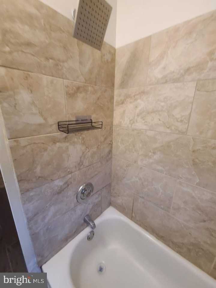 403 Pennington Ave Apt 7 #7 - Photo 7 of 14