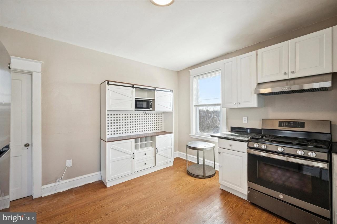 272 Burmont Rd Unit 2 #2 - Photo 5 of 15