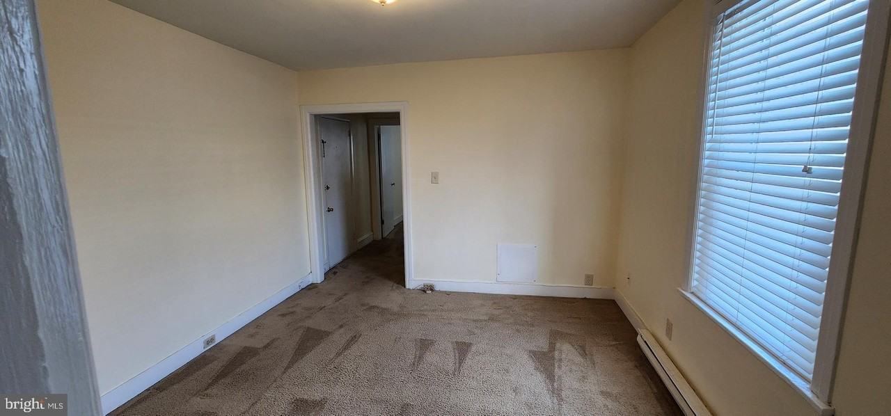 33 S York Rd Apt 2a #2A - Photo 2 of 12