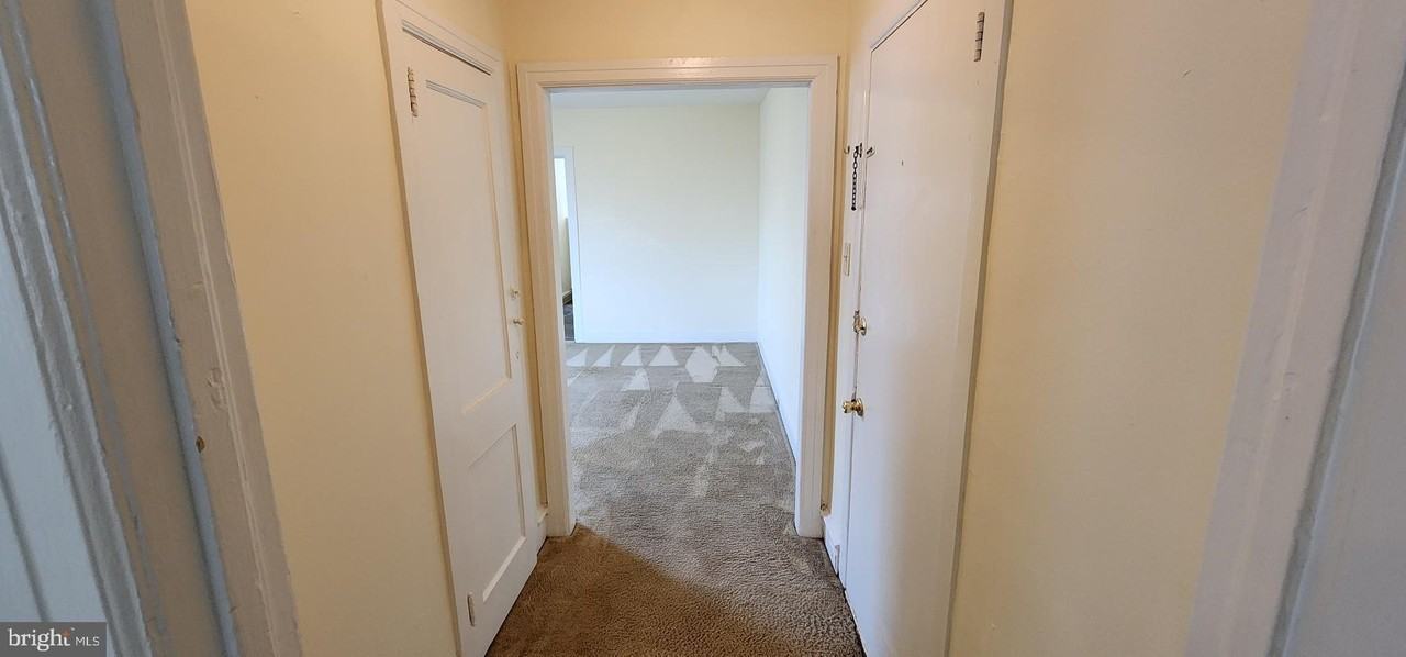 33 S York Rd Apt 2a #2A - Photo 3 of 12