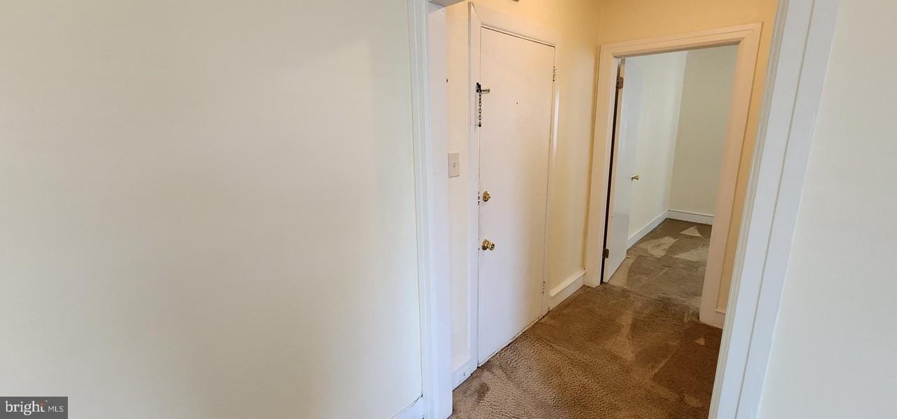 33 S York Rd Apt 2a #2A - Photo 4 of 12