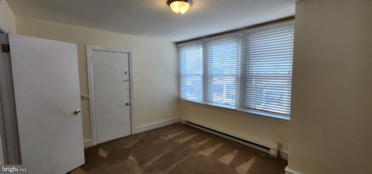 33 S York Rd Apt 2a #2A - Photo 7 of 12