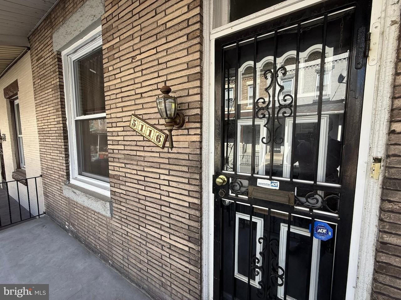 5116 Folsom St - Photo 3 of 24