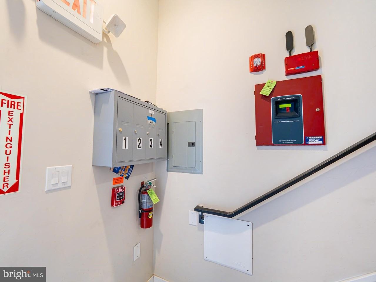 2700 E Auburn St Apt 204 #204 - Photo 4 of 21