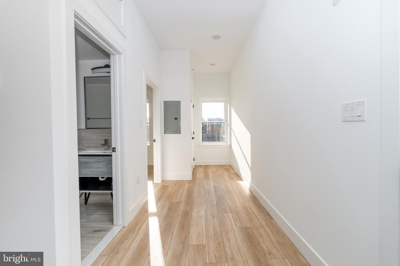 2700 E Auburn St Apt G204 #G204 - Photo 7 of 23