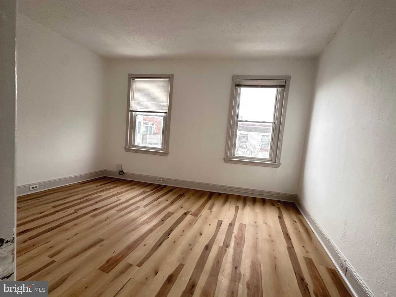 909 S 8th St 3rd Fl #3rdFL - Photo 3 of 8