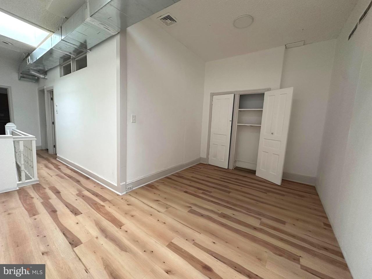 909 S 8th St 3rd Fl #3rdFL - Photo 5 of 8