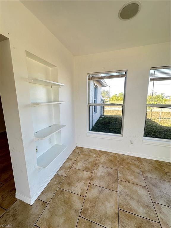 2239 Nw 1st St - Photo 7 of 8