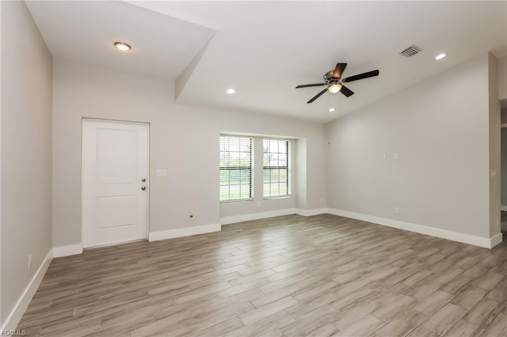 524 Lone Star Ln - Photo 3 of 8